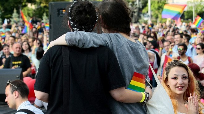 Българският съдия в Страсбург подкрепи гей-браковете